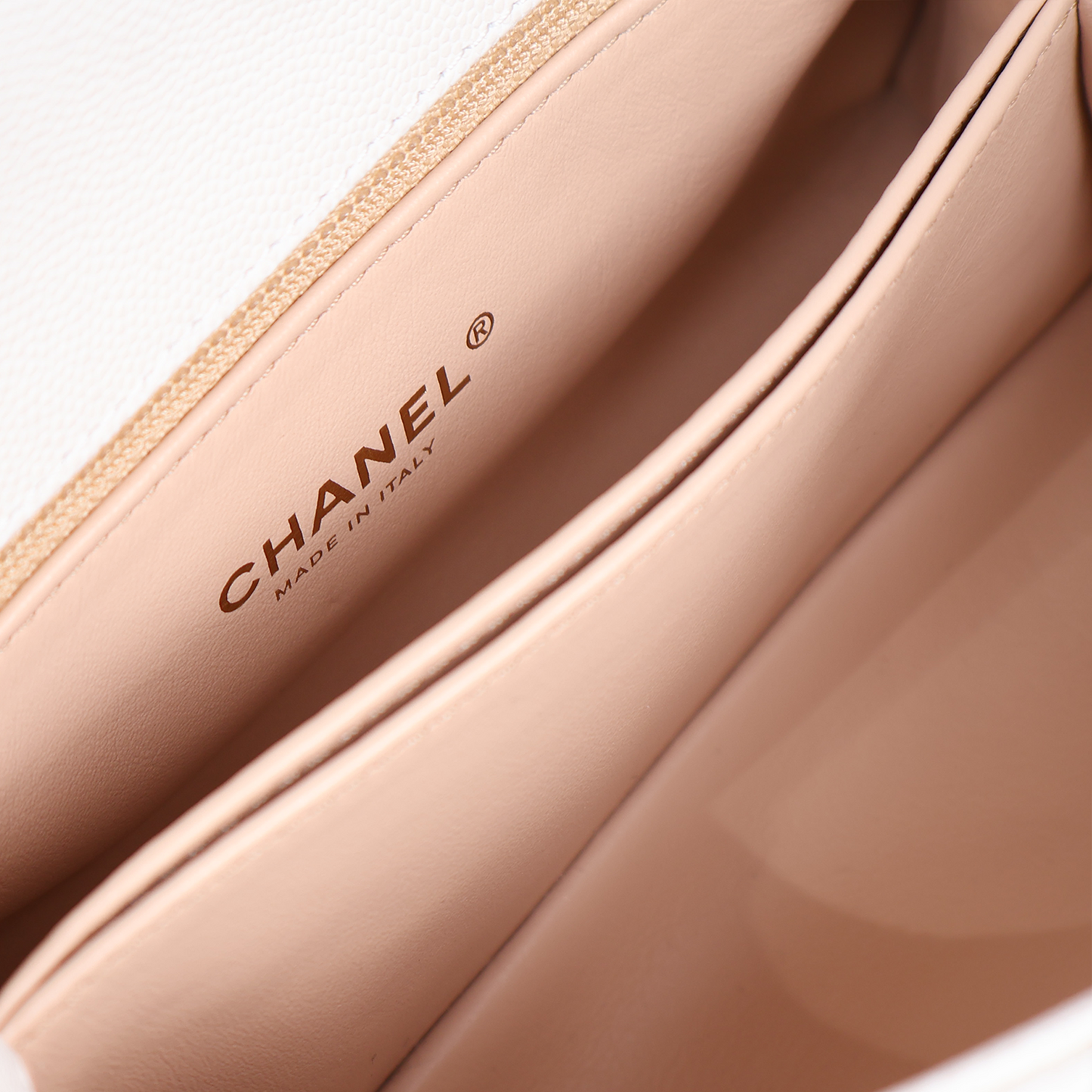 マトラッセ ココハンドル ホワイト ゴールド金具 キャビアスキン