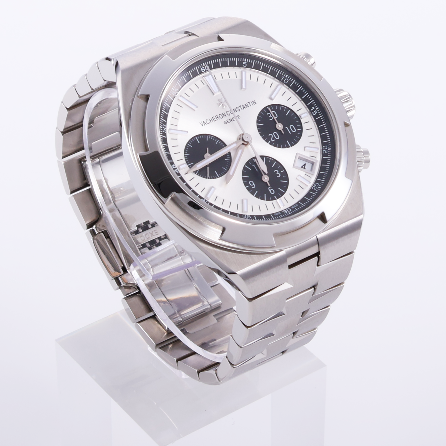 オーヴァーシーズ・クロノグラフ 5500V/110A-B686 シルバー