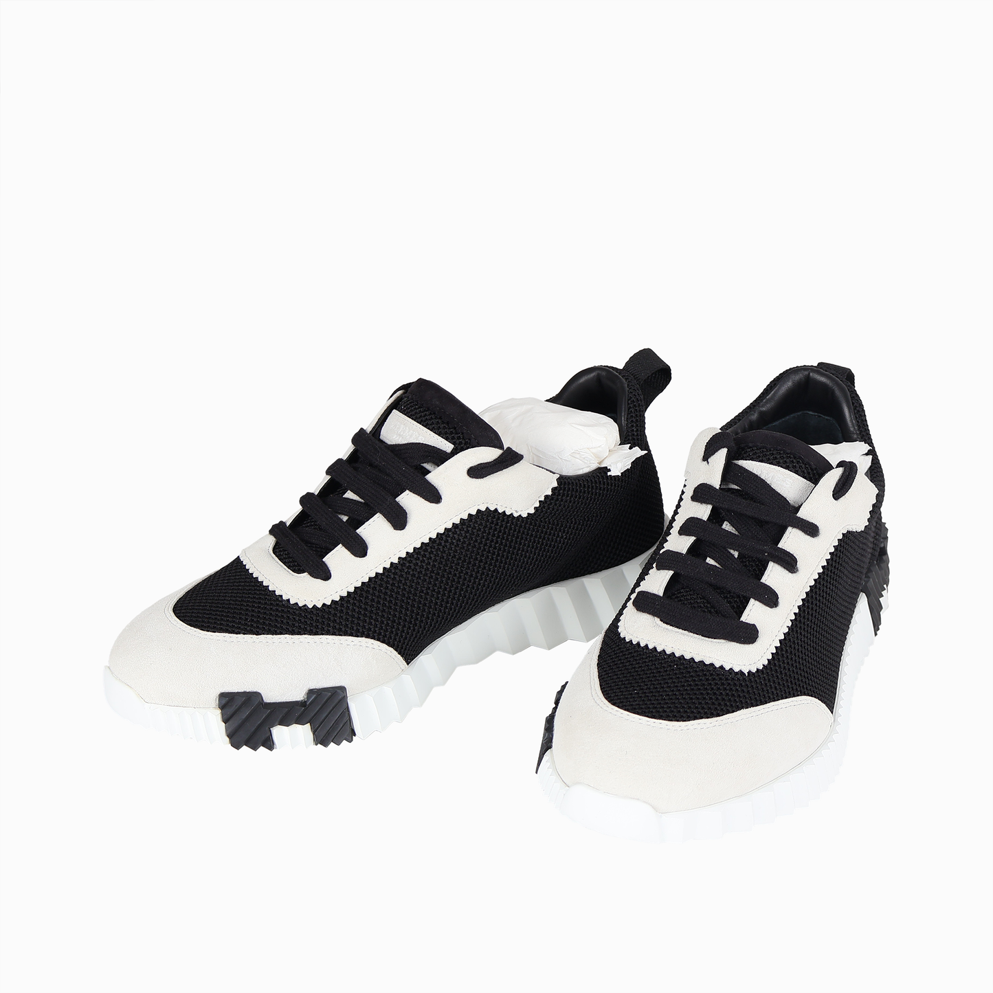 スニーカー バウンシング 白